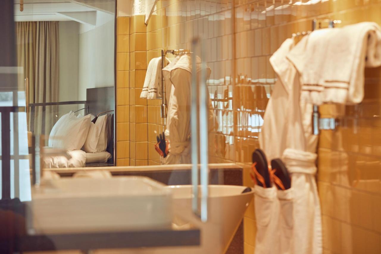 Naeaes Fabriker Hotell & Restaurang Tollered Ngoại thất bức ảnh