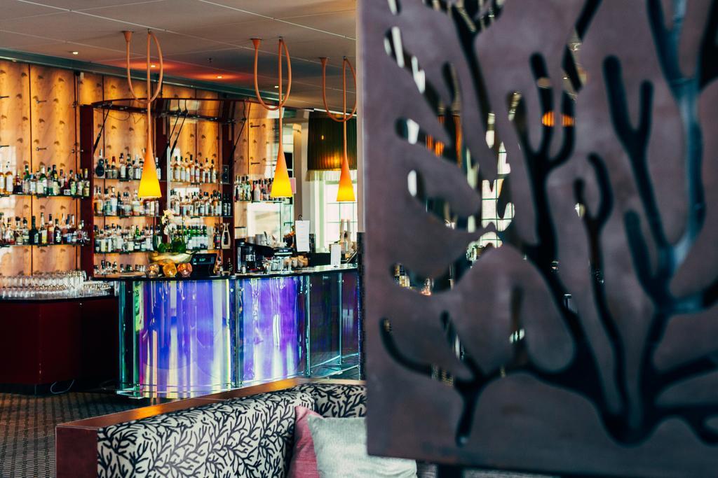 Naeaes Fabriker Hotell & Restaurang Tollered Ngoại thất bức ảnh