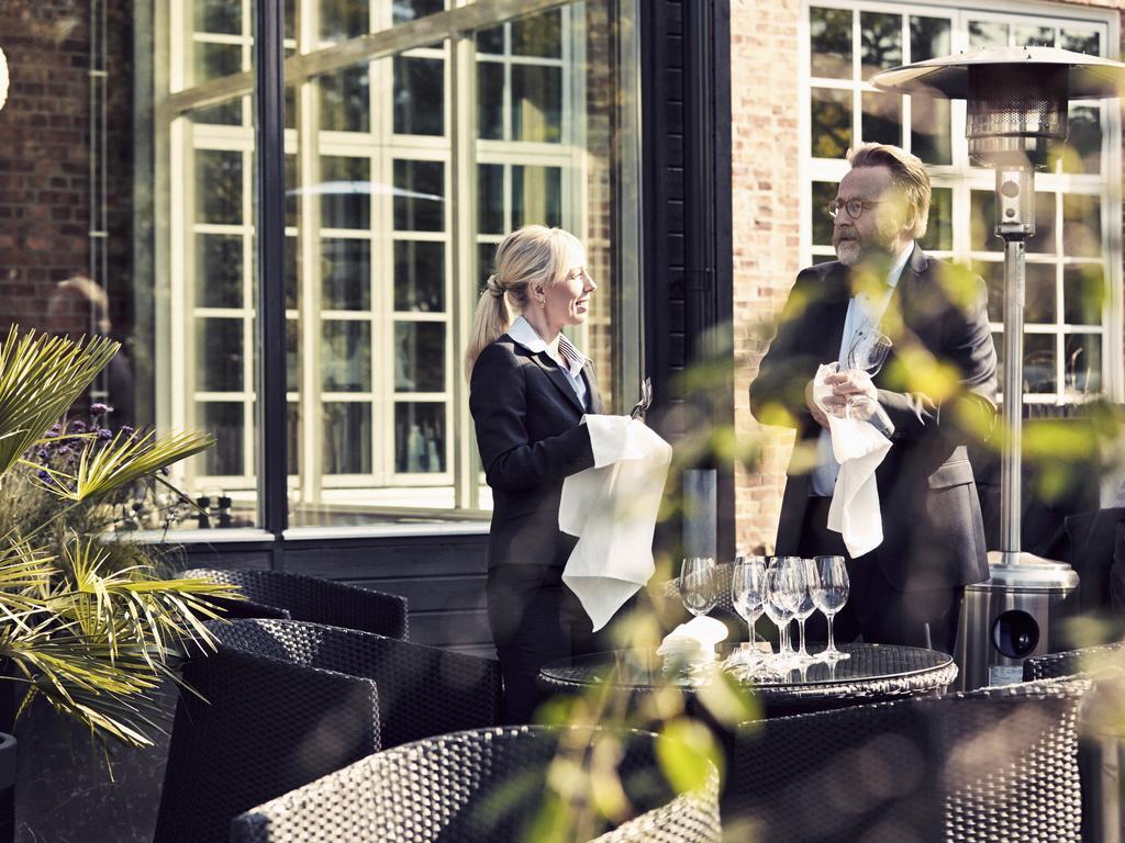 Naeaes Fabriker Hotell & Restaurang Tollered Ngoại thất bức ảnh