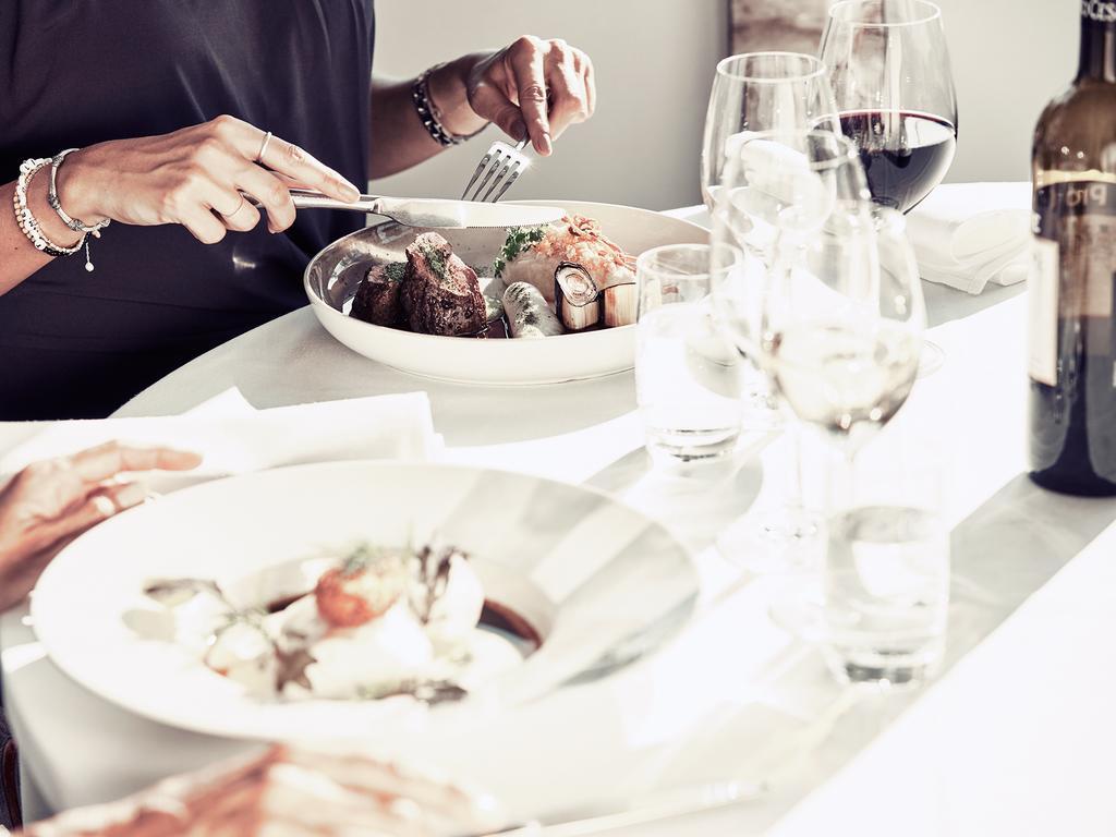 Naeaes Fabriker Hotell & Restaurang Tollered Ngoại thất bức ảnh