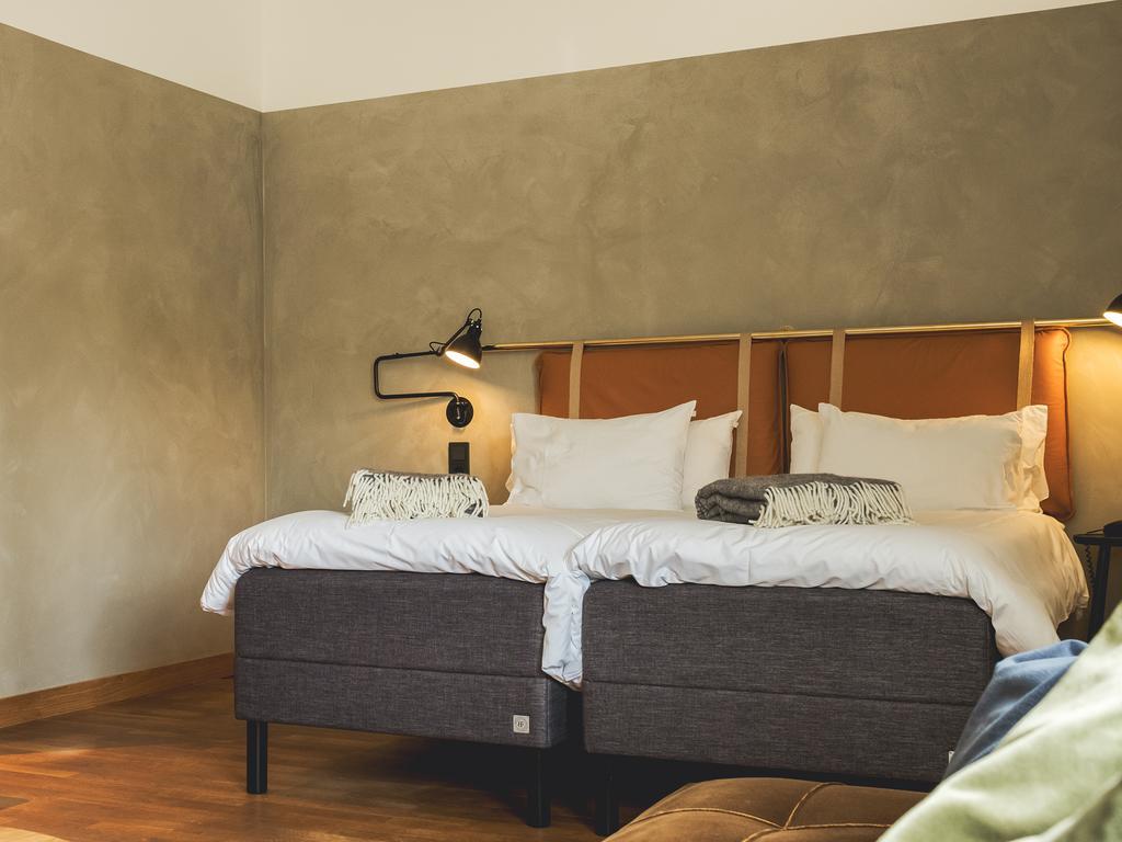 Naeaes Fabriker Hotell & Restaurang Tollered Ngoại thất bức ảnh